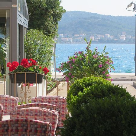 Filipovic Apartments With Pool Biograd Na Moru Exterior photo