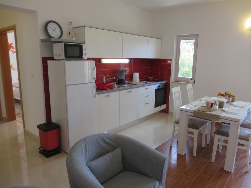 Filipovic Apartments With Pool Biograd Na Moru Exterior photo