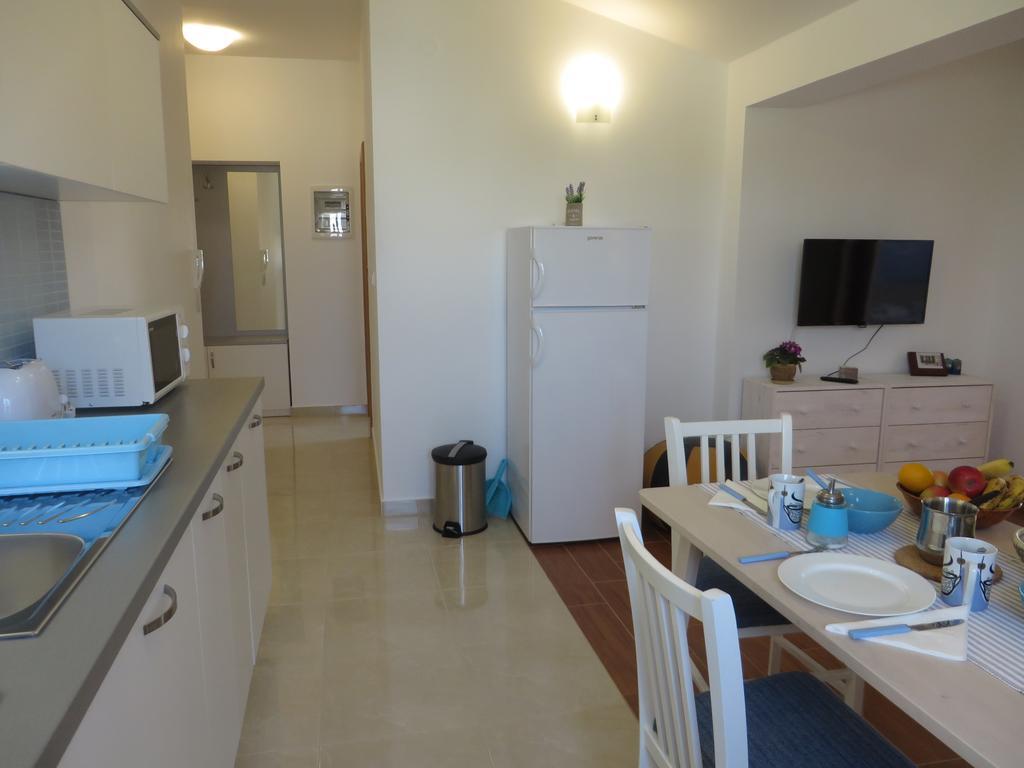 Filipovic Apartments With Pool Biograd Na Moru Exterior photo