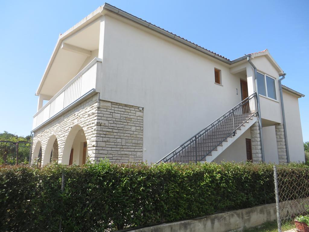 Filipovic Apartments With Pool Biograd Na Moru Exterior photo