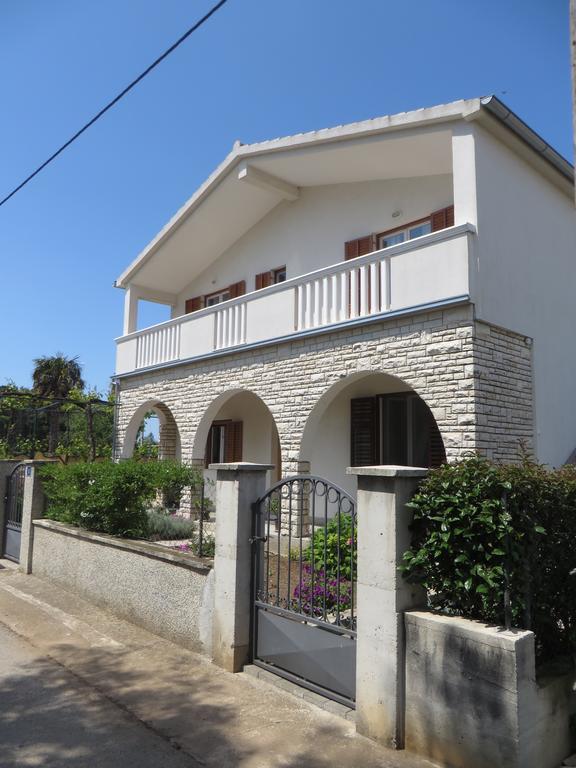 Filipovic Apartments With Pool Biograd Na Moru Exterior photo