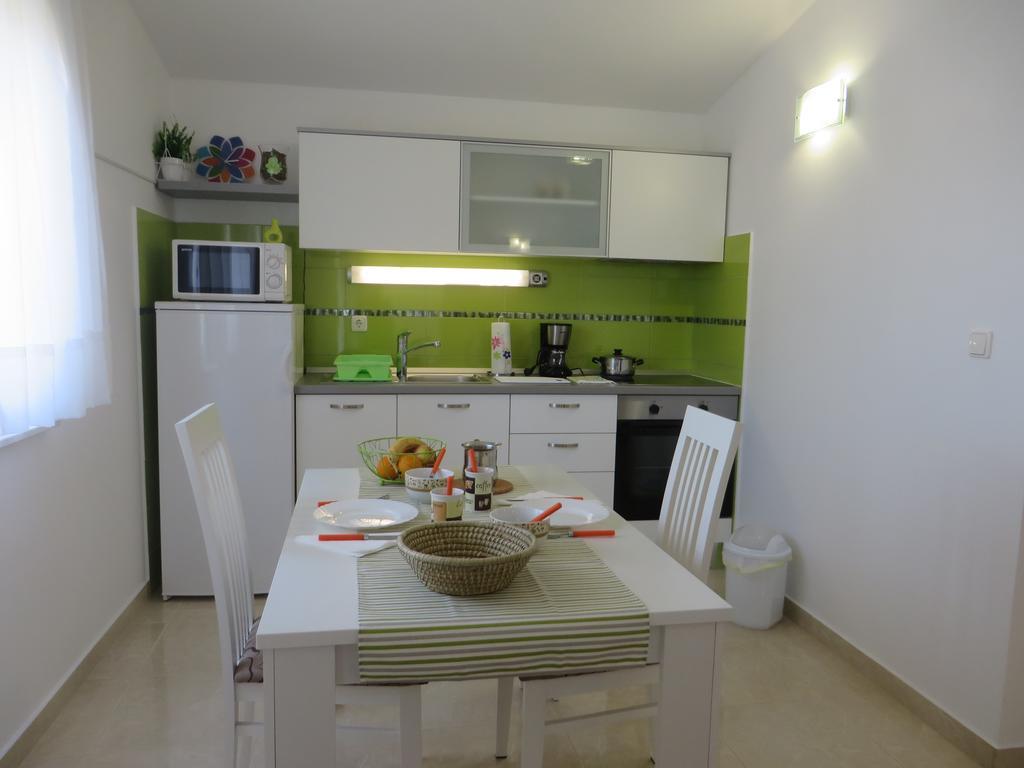 Filipovic Apartments With Pool Biograd Na Moru Exterior photo