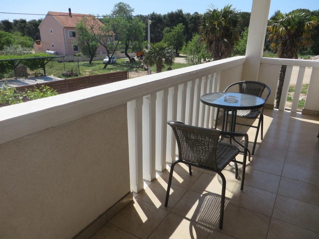 Filipovic Apartments With Pool Biograd Na Moru Exterior photo