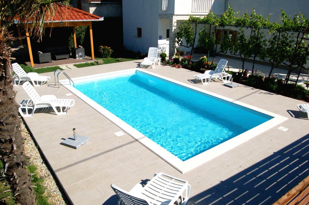 Filipovic Apartments With Pool Biograd Na Moru Exterior photo